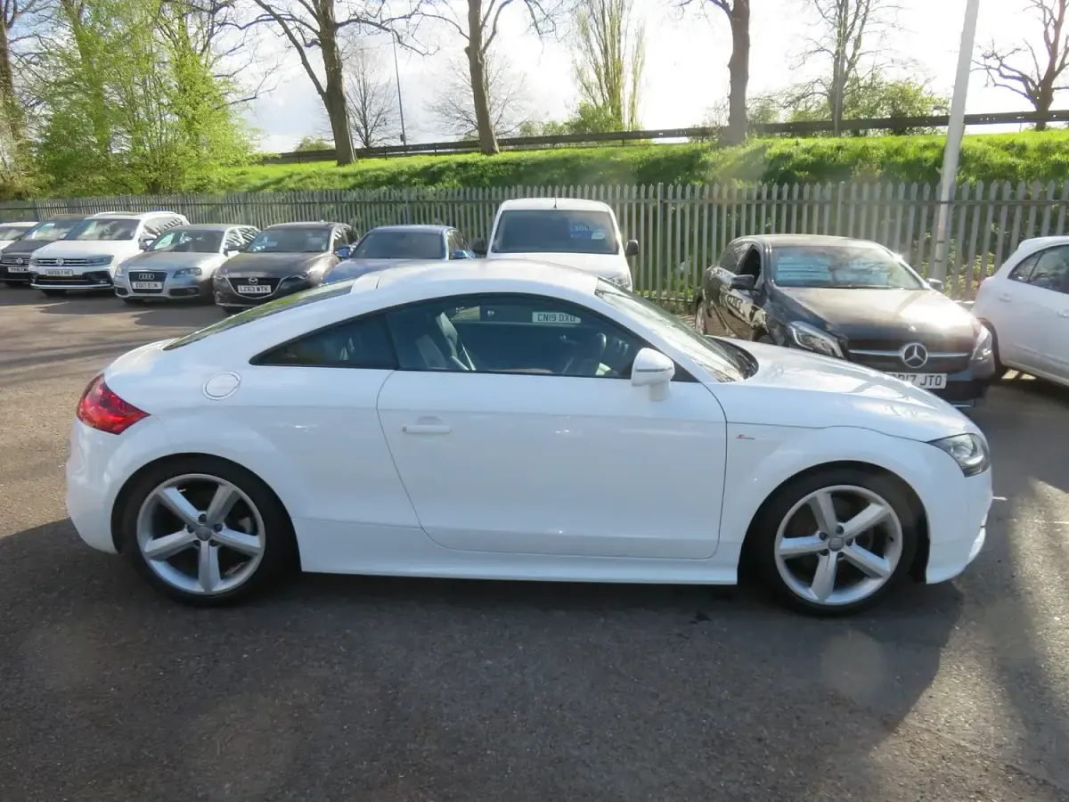 Used Audi TT S-Line 170 HP (125 kW) 2010 White Coupe