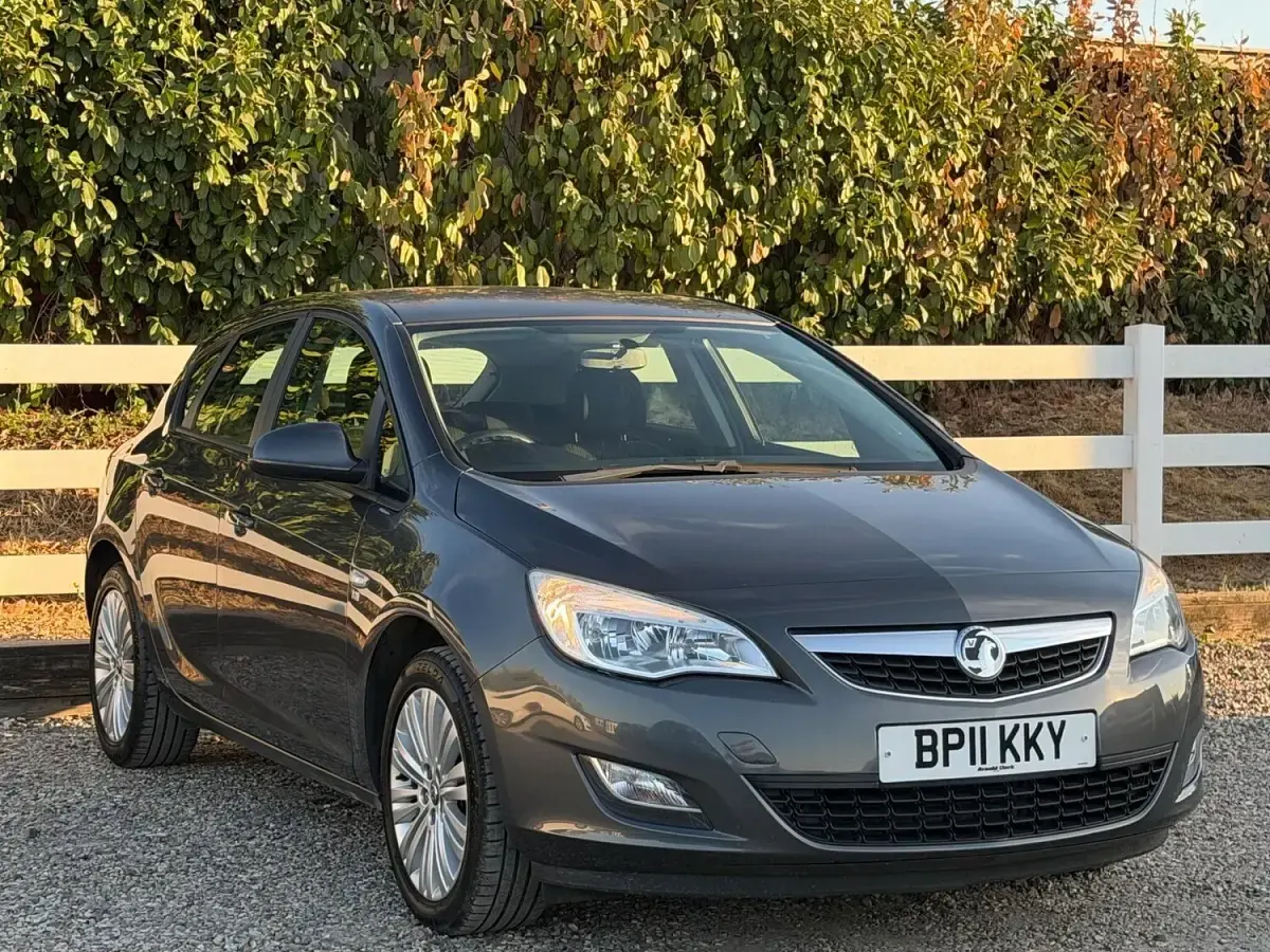 Used Vauxhall Astra Excite 2011 Grey Hatchback