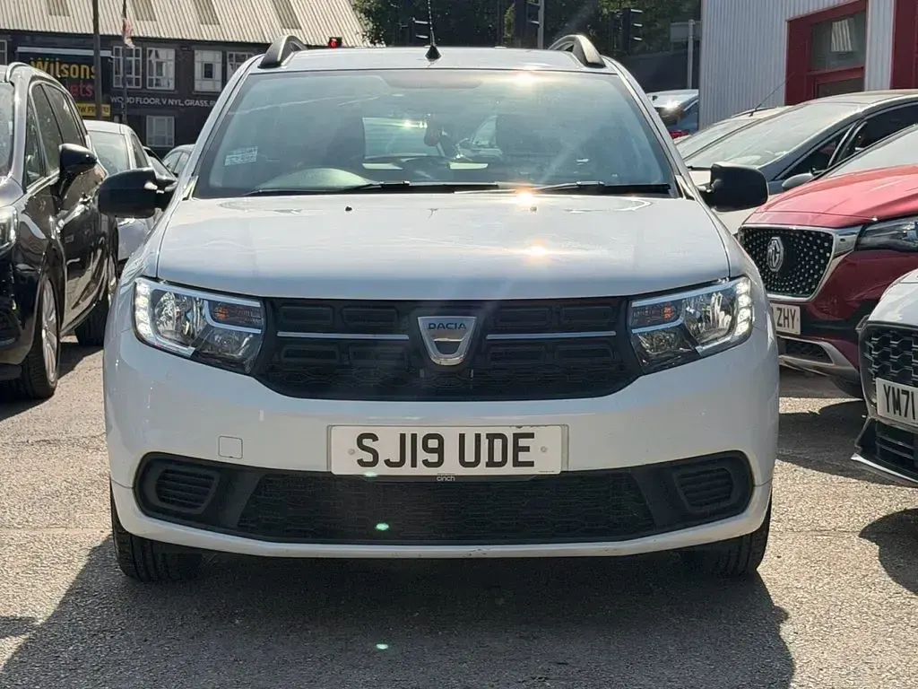 Used Dacia Logan MCV Essentiel 90 HP (66 kW) 2019 White Estate