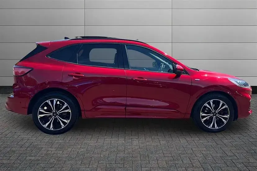 Second-hand Ford Kuga ST-Line X 150 CP (110 kW) 2022 Roșu SUV