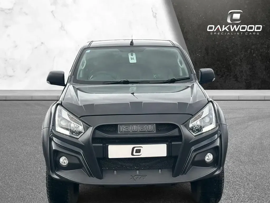 Used Isuzu Pick up 164 HP (120 kW) 2021 Black Pickup