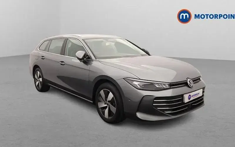 Usado VW Passat Life 204 HP (150 kW) 2025 Cinzento Carrinha
