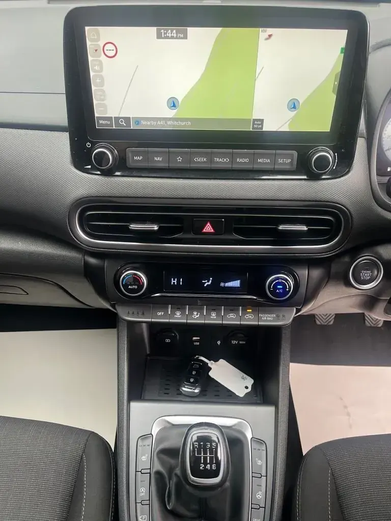 Gebraucht Hyundai Kona Premium 120 PS (88 kW) 2022 Rot SUV