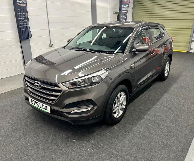 Used Hyundai Tucson 132 HP (97 kW) 2016 Grey SUV