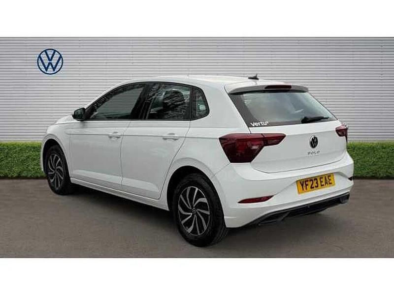Used VW Polo Life 80 HP (58 kW) 2023 White Hatchback
