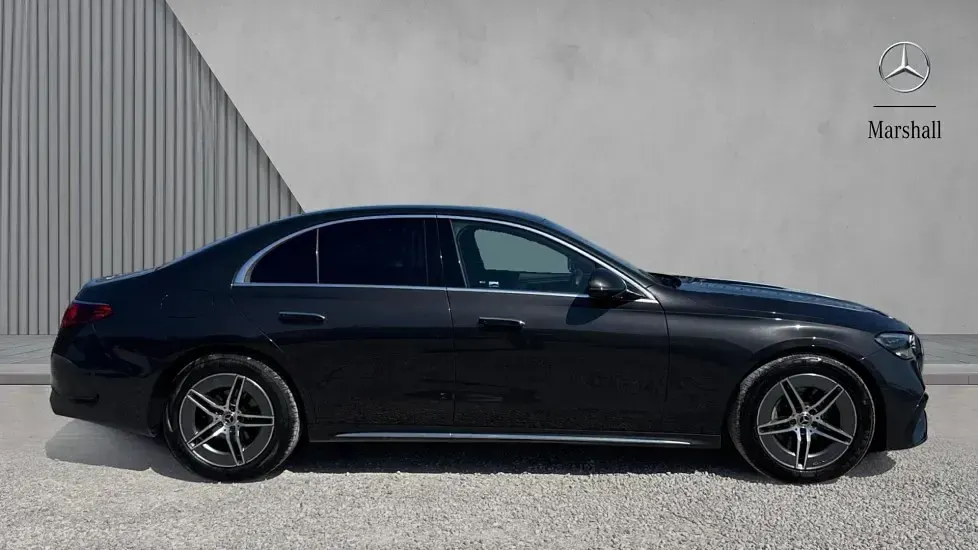 Usado Mercedes E200 AMG line 204 CV (150 kW) 2024 Gris
