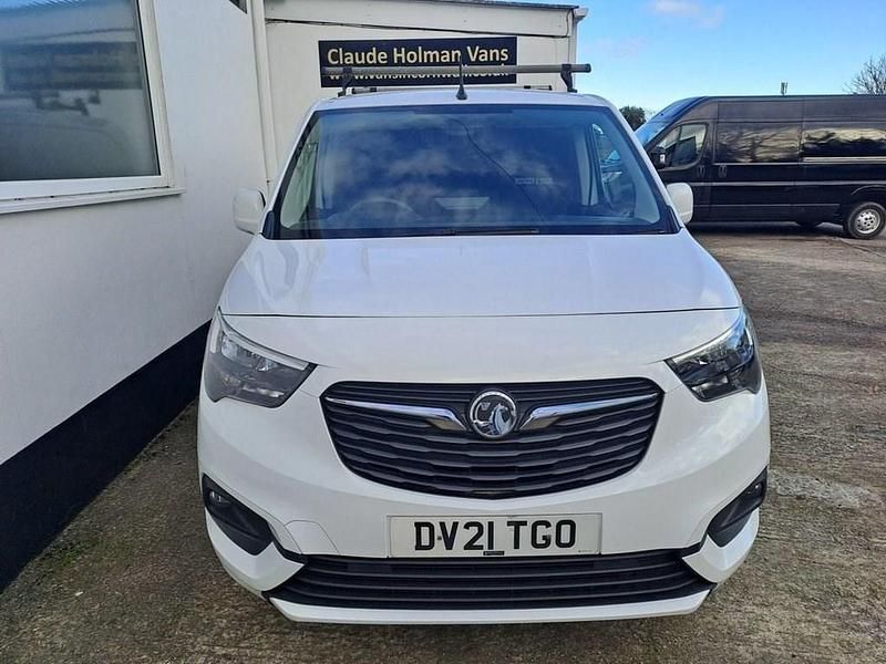Used Vauxhall Combo Sportive 100 HP (73 kW) 2021 White Van