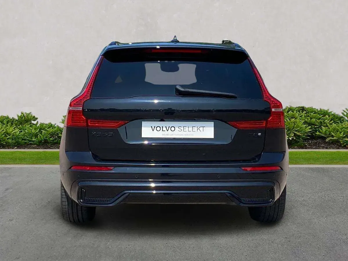 New Volvo XC60 Plus 345 HP (253 kW) 2026 Onyx black SUV