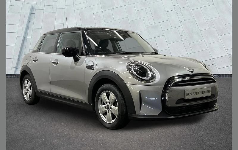 Used Mini Cooper Classic 134 HP (98 kW) 2023 Silver Hatchback