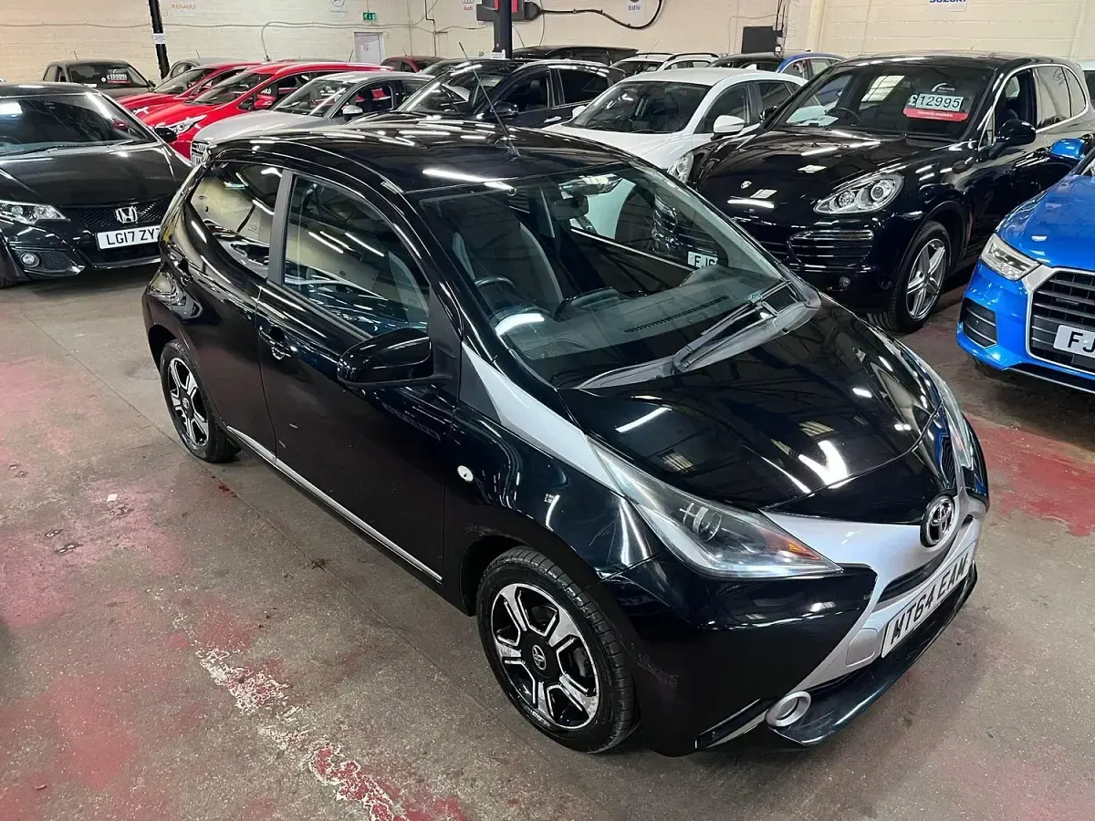 Used Toyota Aygo X-clusiv 68 HP (50 kW) 2014 Black Hatchback