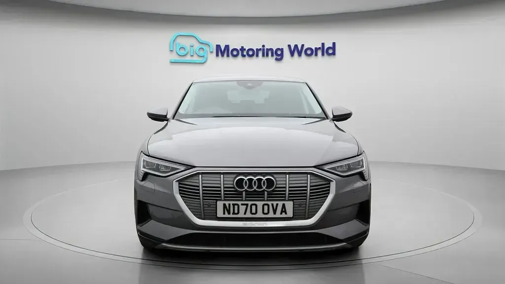 Usado Audi e-tron 230 kW (313 HP) 2020 SUV