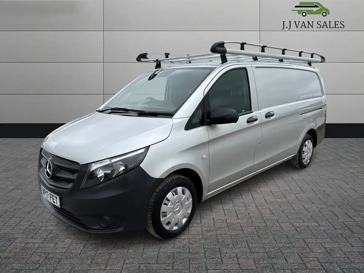 Usado Mercedes Vito 2017 Prateado Van