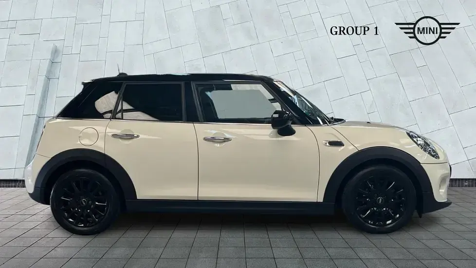 Used Mini Cooper Classic 136 HP (100 kW) 2020 White Hatchback