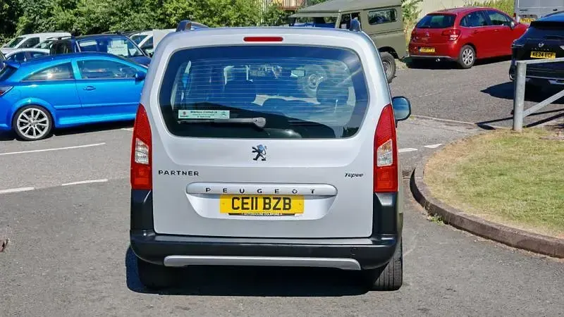 Used Peugeot Partner Tepee Outdoor 2011 Silver MPV
