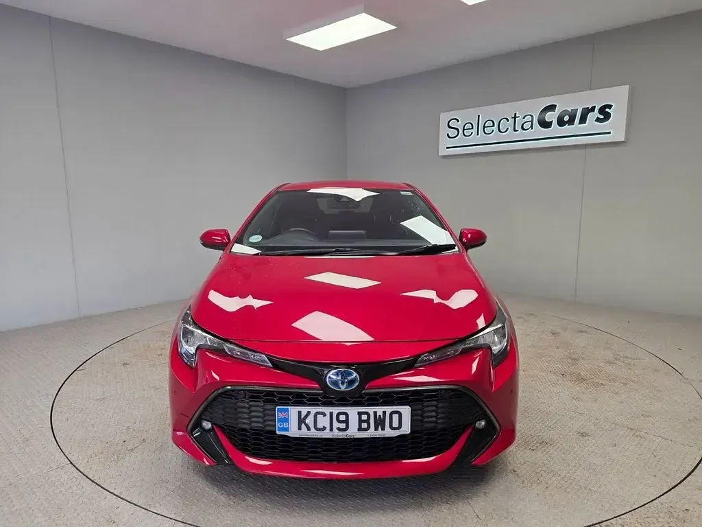 Used Toyota Corolla Design 2019 Red Hatchback