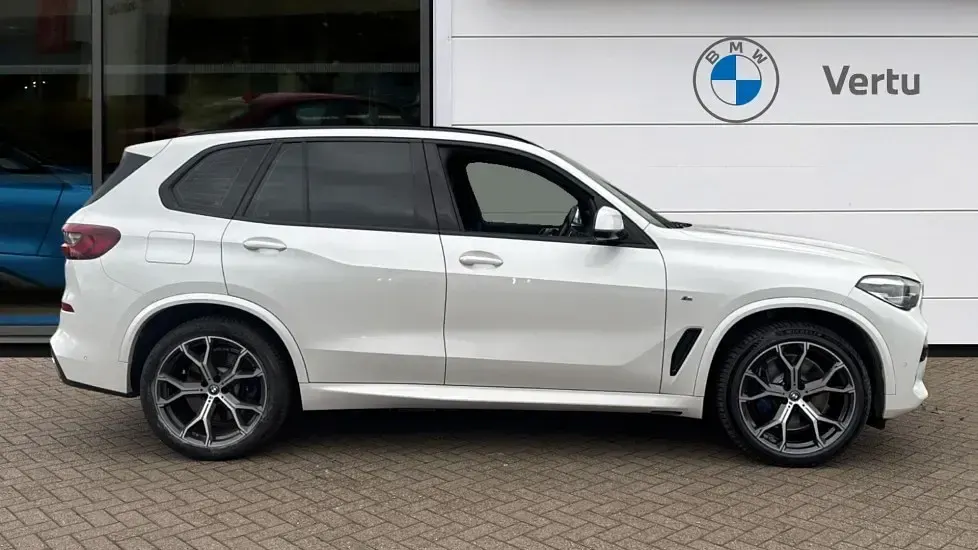 Second-hand BMW X5 M Sport 394 CP (289 kW) 2021 Alb SUV