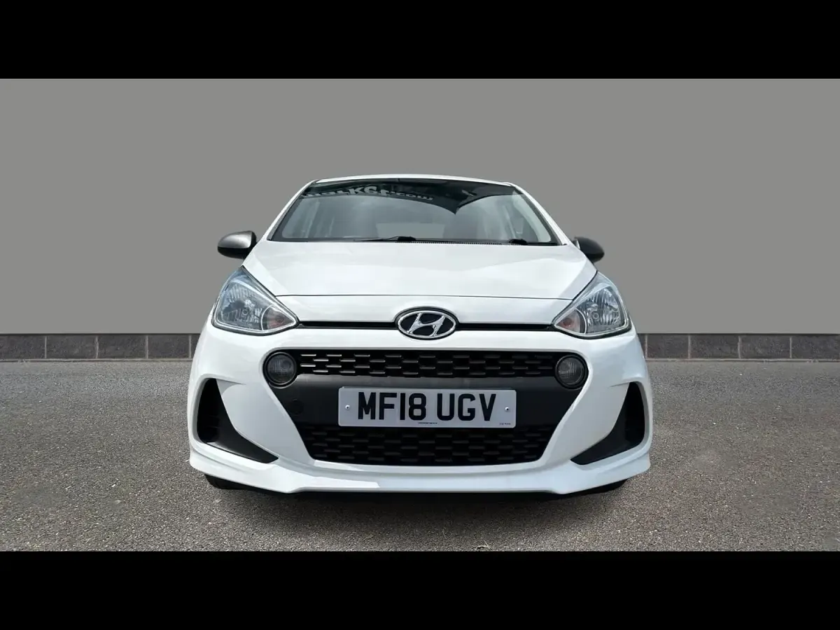 Used Hyundai i10 67 HP (49 kW) 2018 White Hatchback