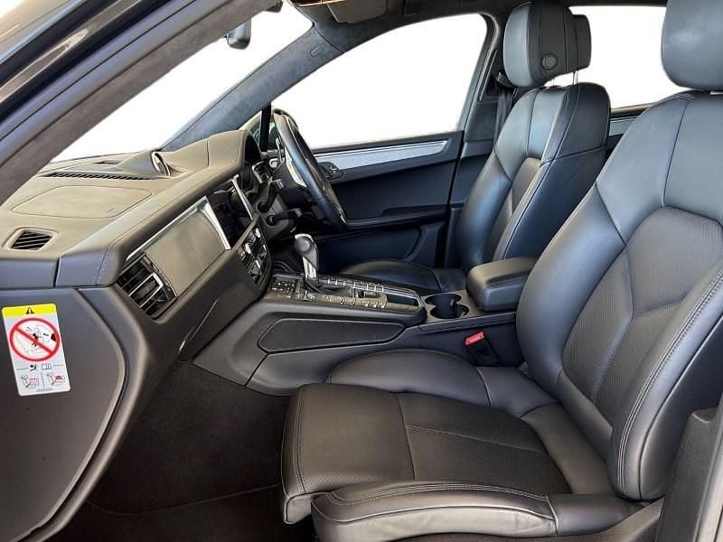 Used Porsche Macan Turbo 434 HP (319 kW) 2019 Grey SUV