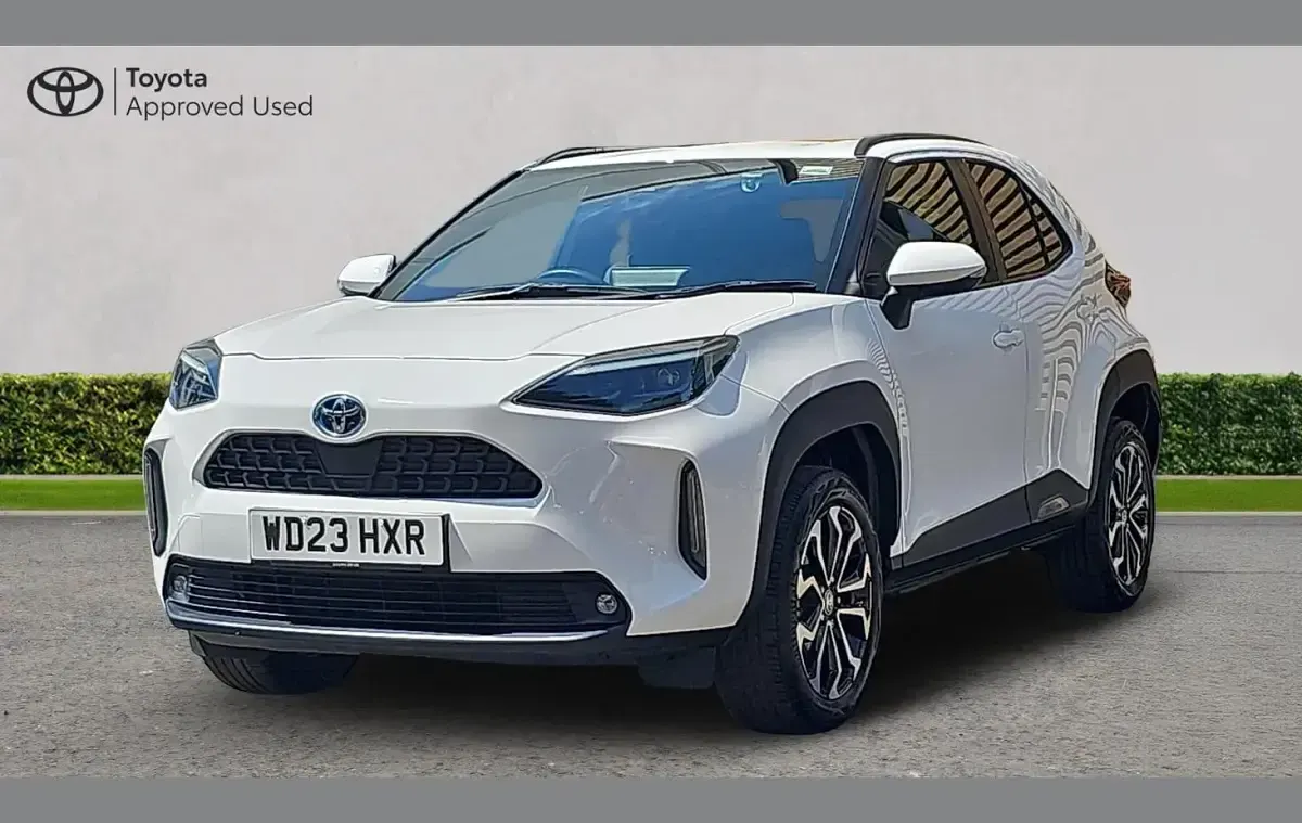 Used Toyota Yaris Cross Design 113 HP (83 kW) 2023 White SUV