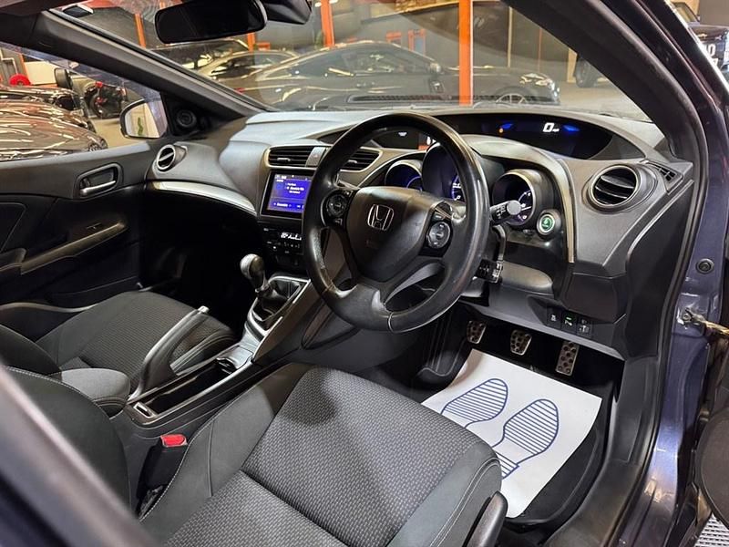 Used Honda Civic Sport 120 HP (88 kW) 2017 Blue Hatchback