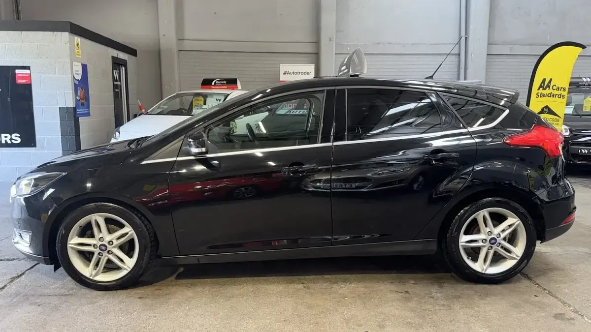 Used Ford Focus Titanium 125 HP (91 kW) 2015 Black Hatchback