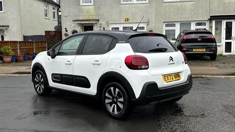 Used Citroën C3 PureTech 82 HP (60 kW) 2022 White Hatchback