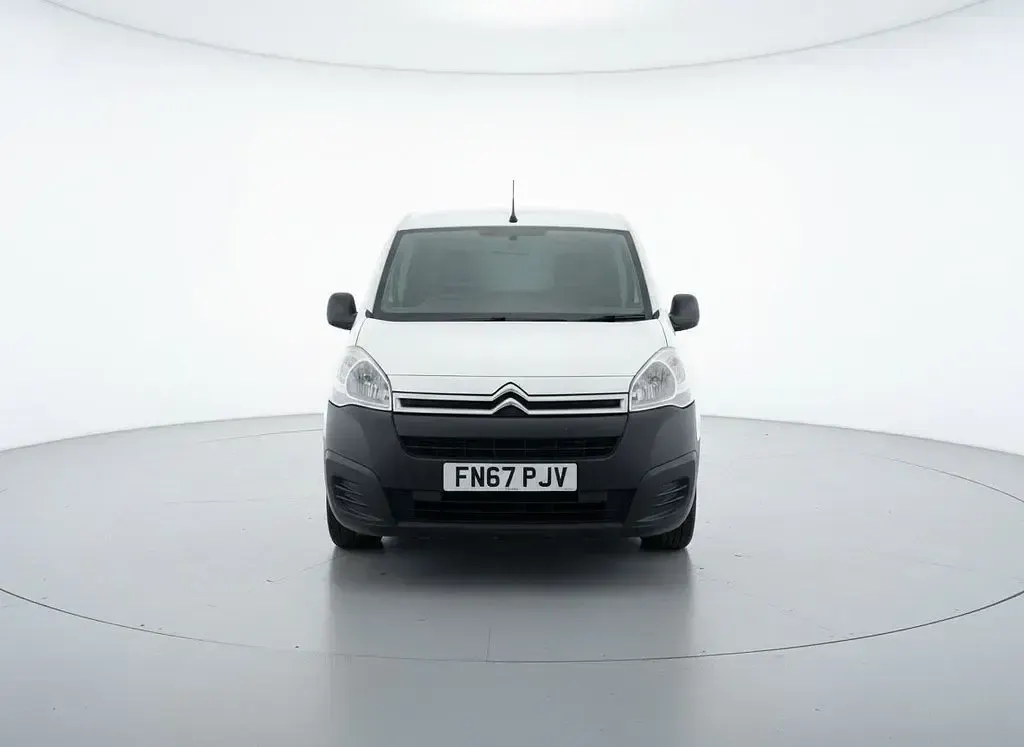 Used Citroën Berlingo 75 HP (55 kW) 2017 White MPV