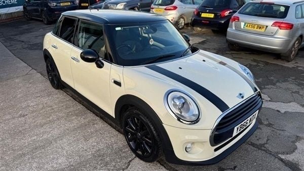 White Used 2017 Mini Cooper D Hatch Hatchback | £5,680 (Fair price) - Image 1/1