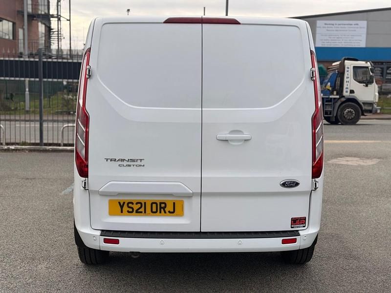 Used Ford Transit Custom Limited 130 HP (95 kW) 2021 White Van