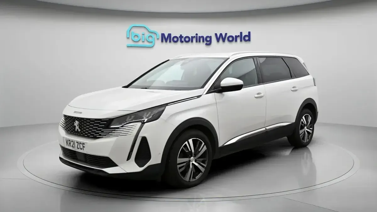 Used Peugeot 5008 Allure Premium 131 HP (96 kW) 2021 White SUV