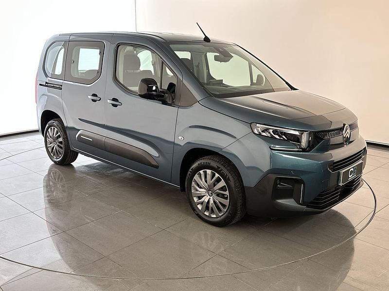 Usado Citroën e-Berlingo 98 kW (134 HP) 2024 Azul Monovolume