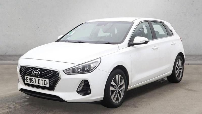 Used Hyundai i30 SE 140 HP (102 kW) 2018 White Hatchback