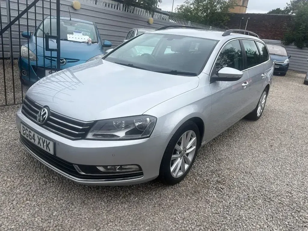 Used VW Passat Executive 105 HP (77 kW) 2014 Silver Estate