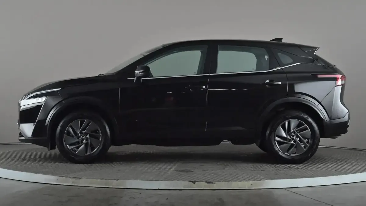 Used Nissan Qashqai Acenta Premium 140 HP (102 kW) 2024 Black SUV