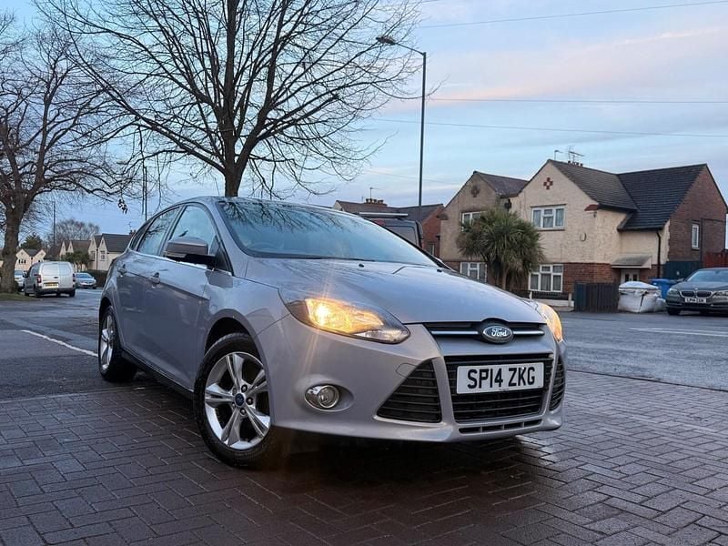 Silver Used 2014 Ford Focus Zetec Hatchback | £2,990 (Good price) - Image 1/4