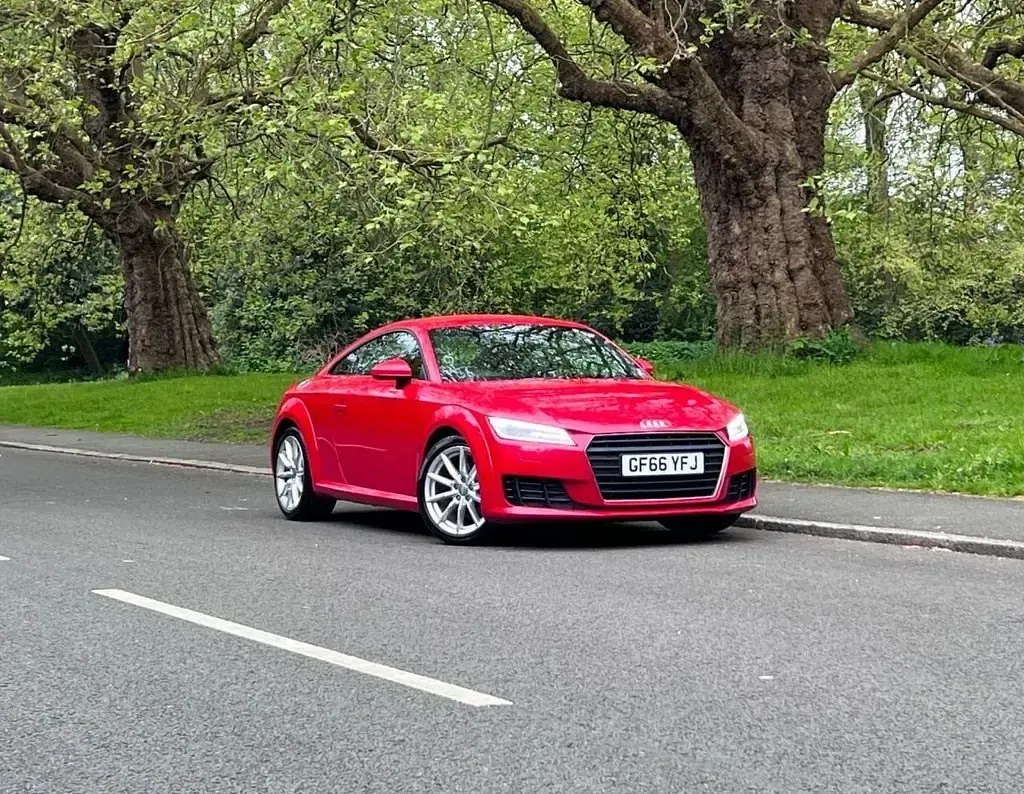 Używany Audi TT Sport 180 KM (132 kW) 2016 Czerwony Coupe