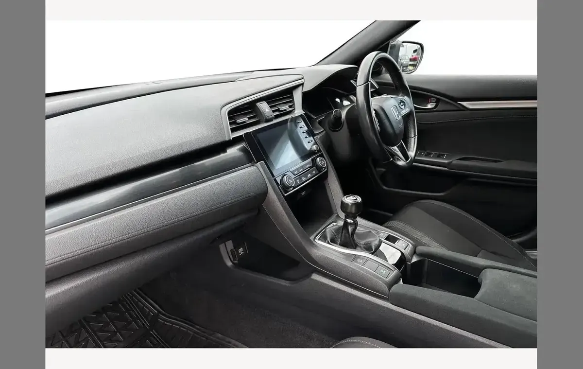 Used Honda Civic SR 118 HP (86 kW) 2020 Crystal black Hatchback