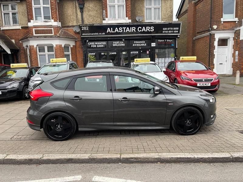 Used Ford Focus ST-Line 2017 Grey Hatchback