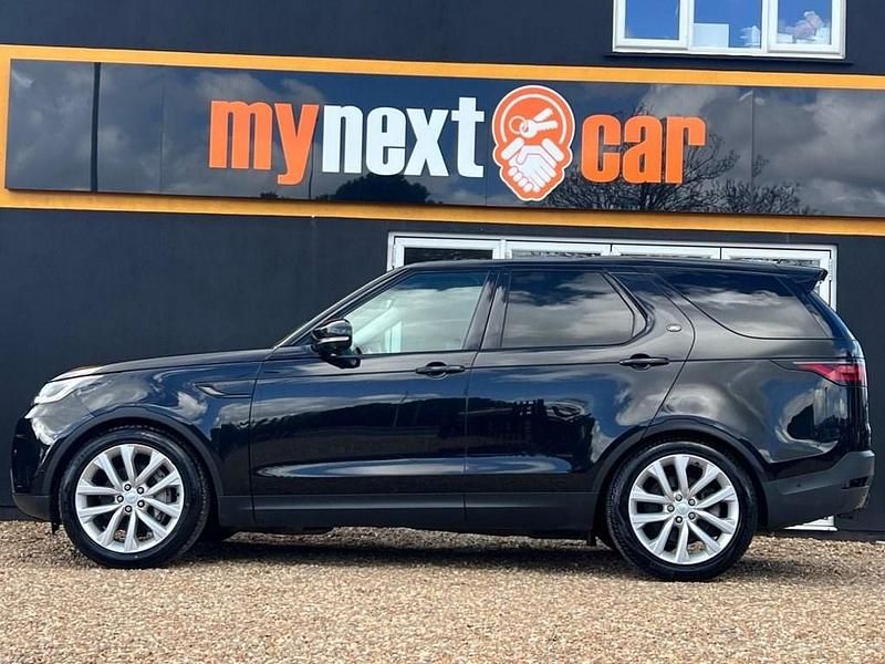 Used Land Rover Discovery 5 SE 2021 Black SUV