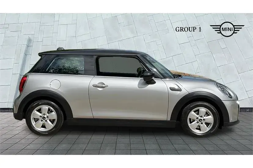 Used Mini Cooper Classic 136 HP (100 kW) 2023 Silver Hatchback