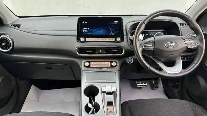 Used Hyundai Kona Premium 150 kW (204 HP) 2022 White SUV