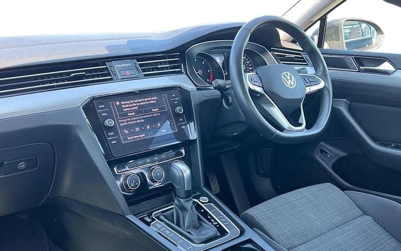Używany VW Passat SE 200 KM (147 kW) 2021 Szary Kombi