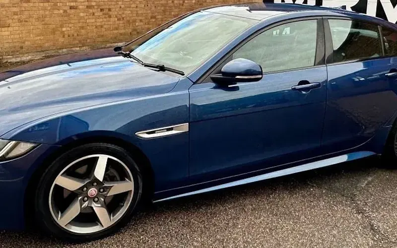 Used Jaguar XE R-Sport 179 HP (131 kW) 2015 Blue Sedan