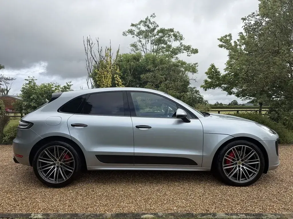 Used Porsche Macan 380 HP (279 kW) 2021 Silver SUV
