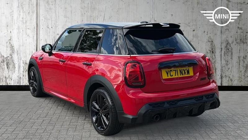 Used Mini Cooper Hatch 134 HP (98 kW) 2021 Red Hatchback