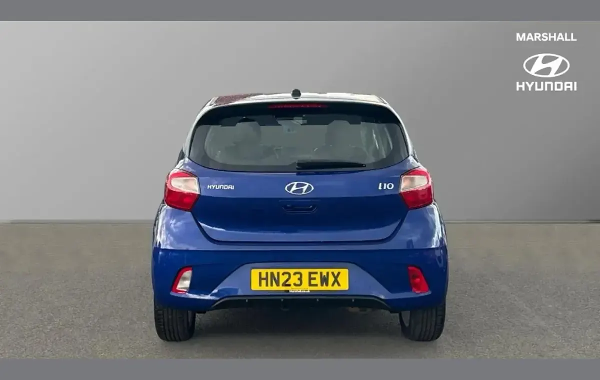 Used Hyundai i10 SE 67 HP (49 kW) 2023 Blue Hatchback