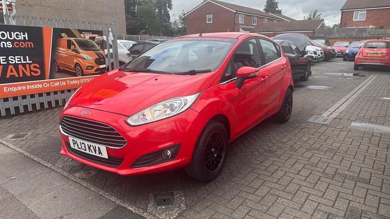Used Ford Fiesta Zetec 2013 Red Hatchback