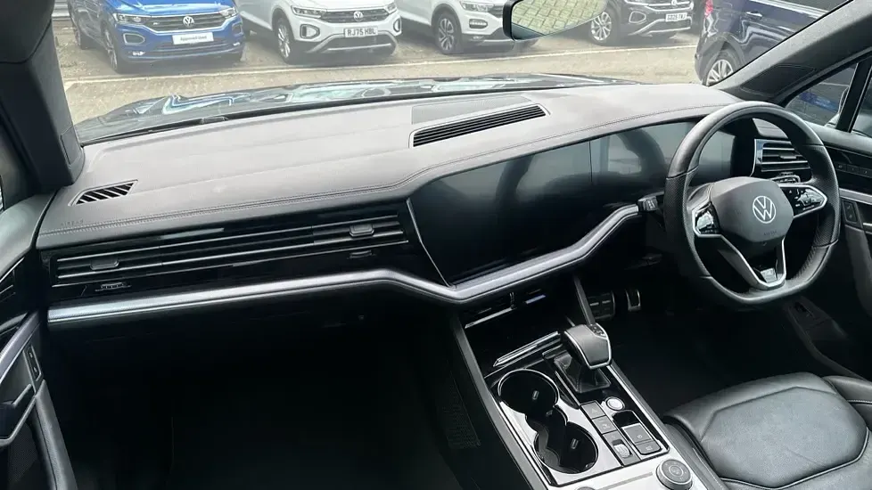 Używany VW Touareg Black Edition 286 KM (210 kW) 2023 Szary SUV