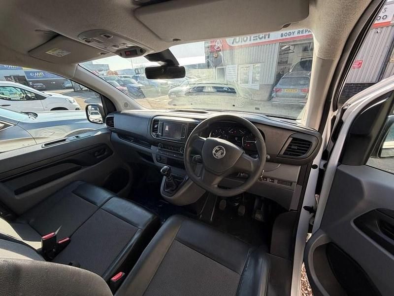 Used Vauxhall Vivaro Sportive 100 HP (73 kW) 2020 White MPV