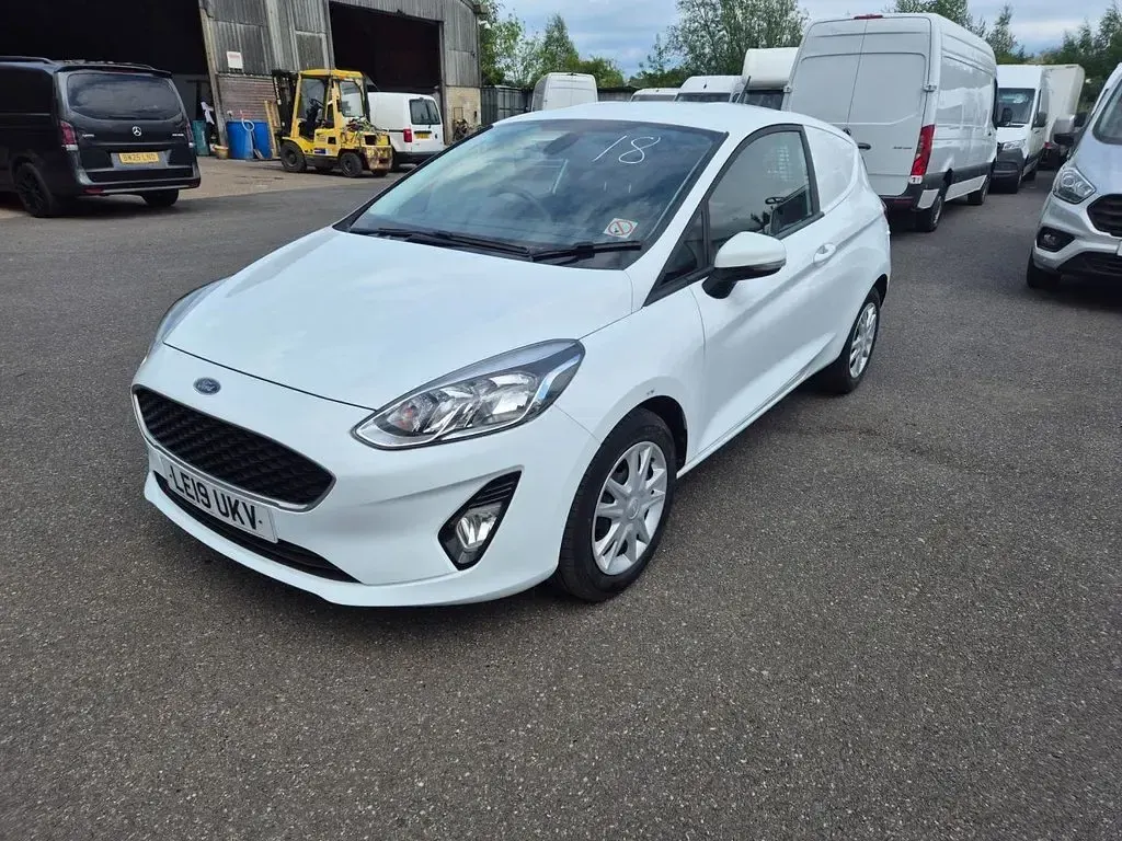 Used Ford Fiesta S 85 HP (62 kW) 2019 White Hatchback